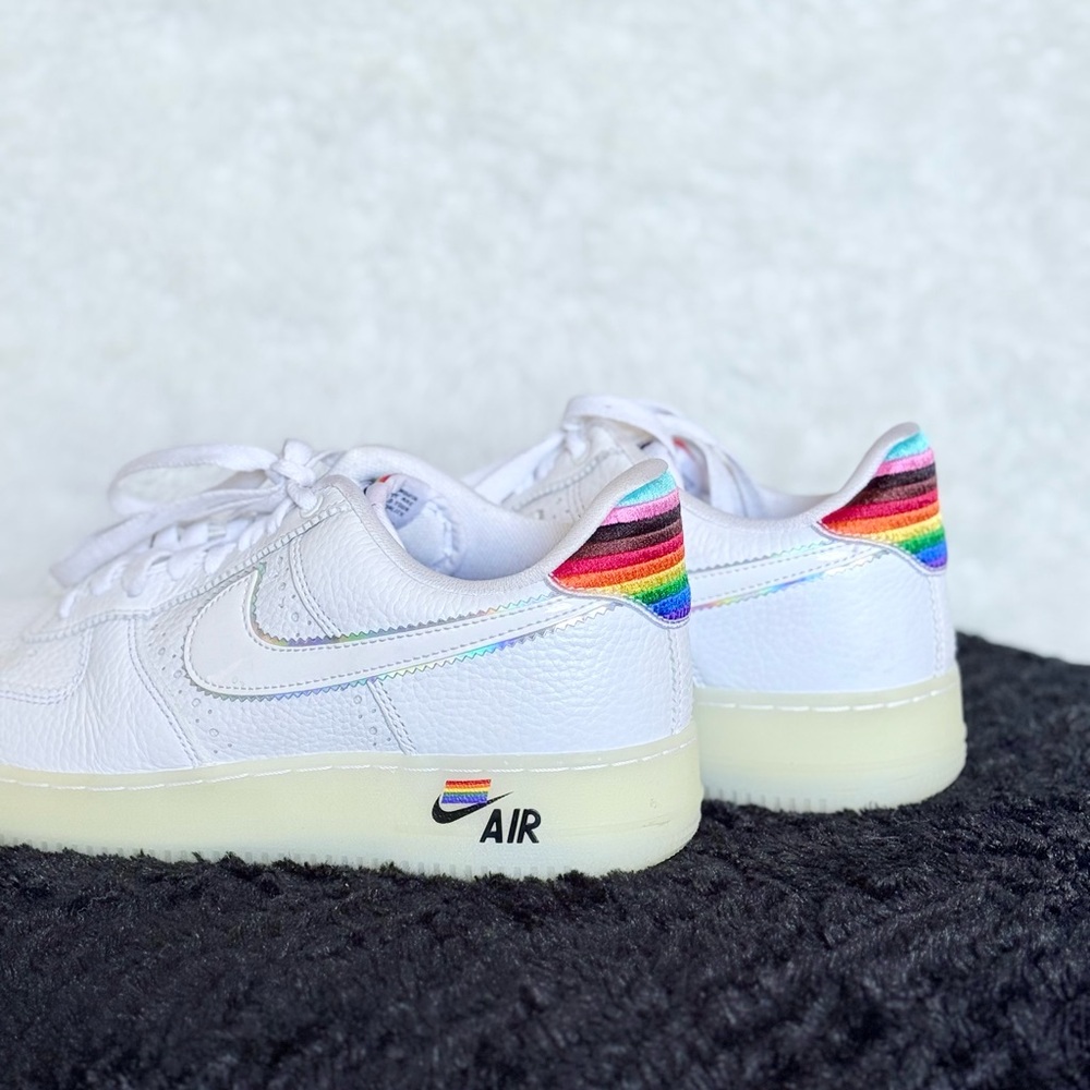 Nike White Sneakers with Rainbow Detail - Picture 4 of 8